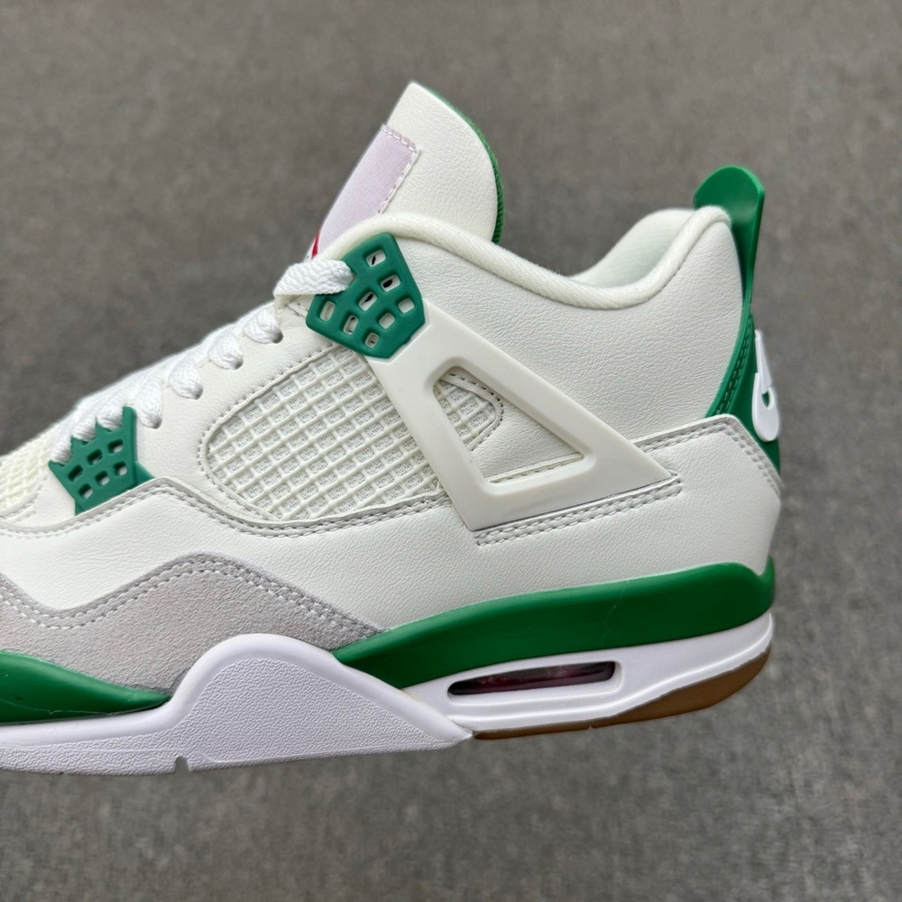 Pine Green Air Jordan 4s - Picture 9 of 10